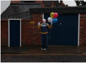 Palhaço bizarro na Inglaterra.